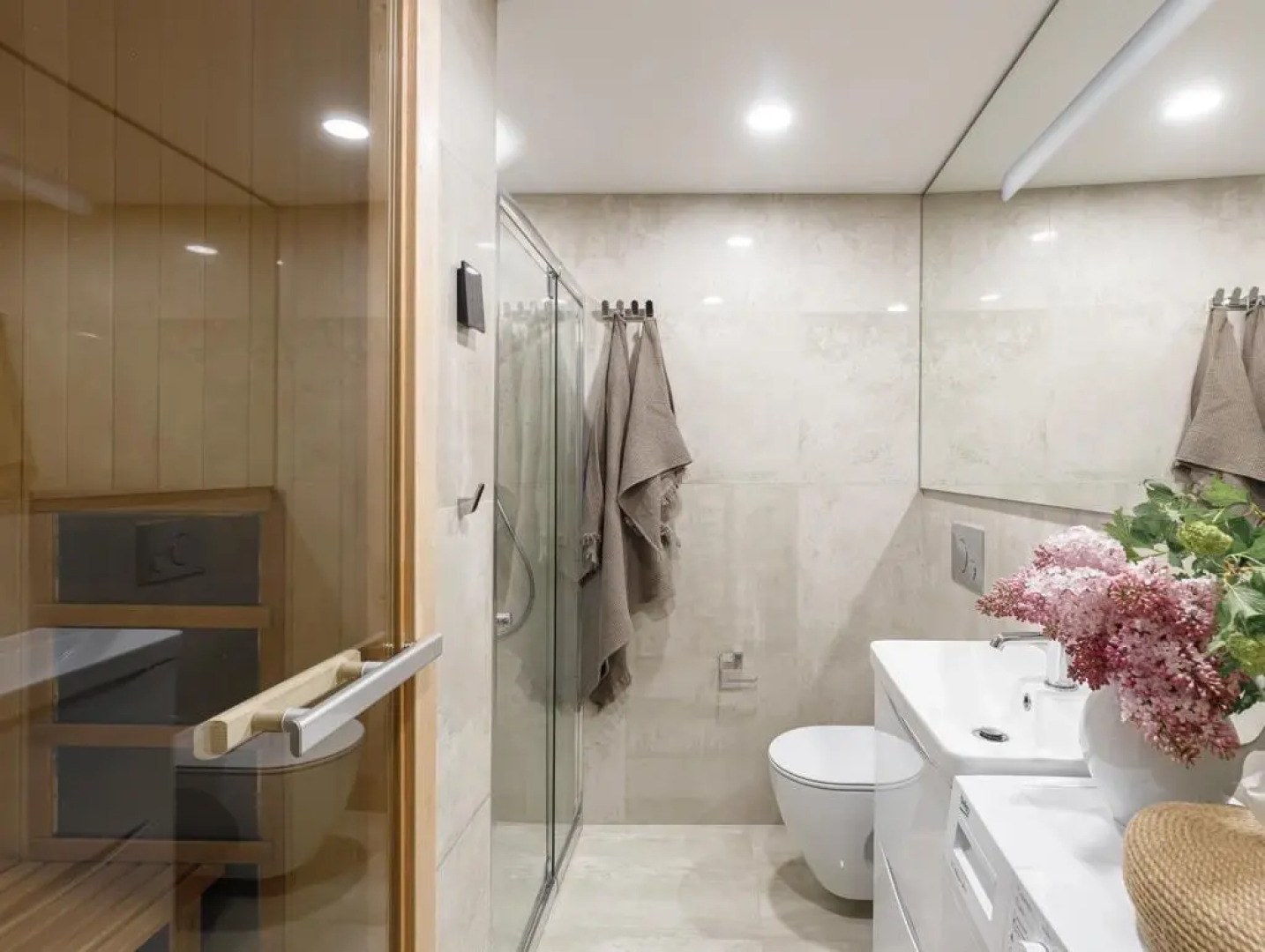 Квартира Двухуровневая Студия в Центре с Сауной