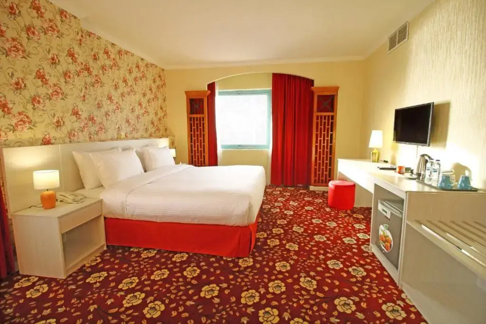 Отель The George Hotel