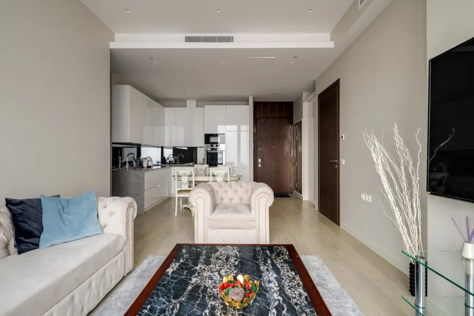 Топовая трешка с видом на город и изолированными спальнями