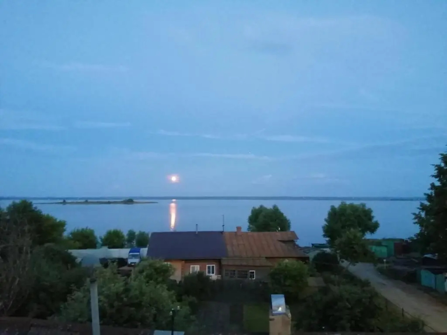 Гостевой дом на берегу озера Неро