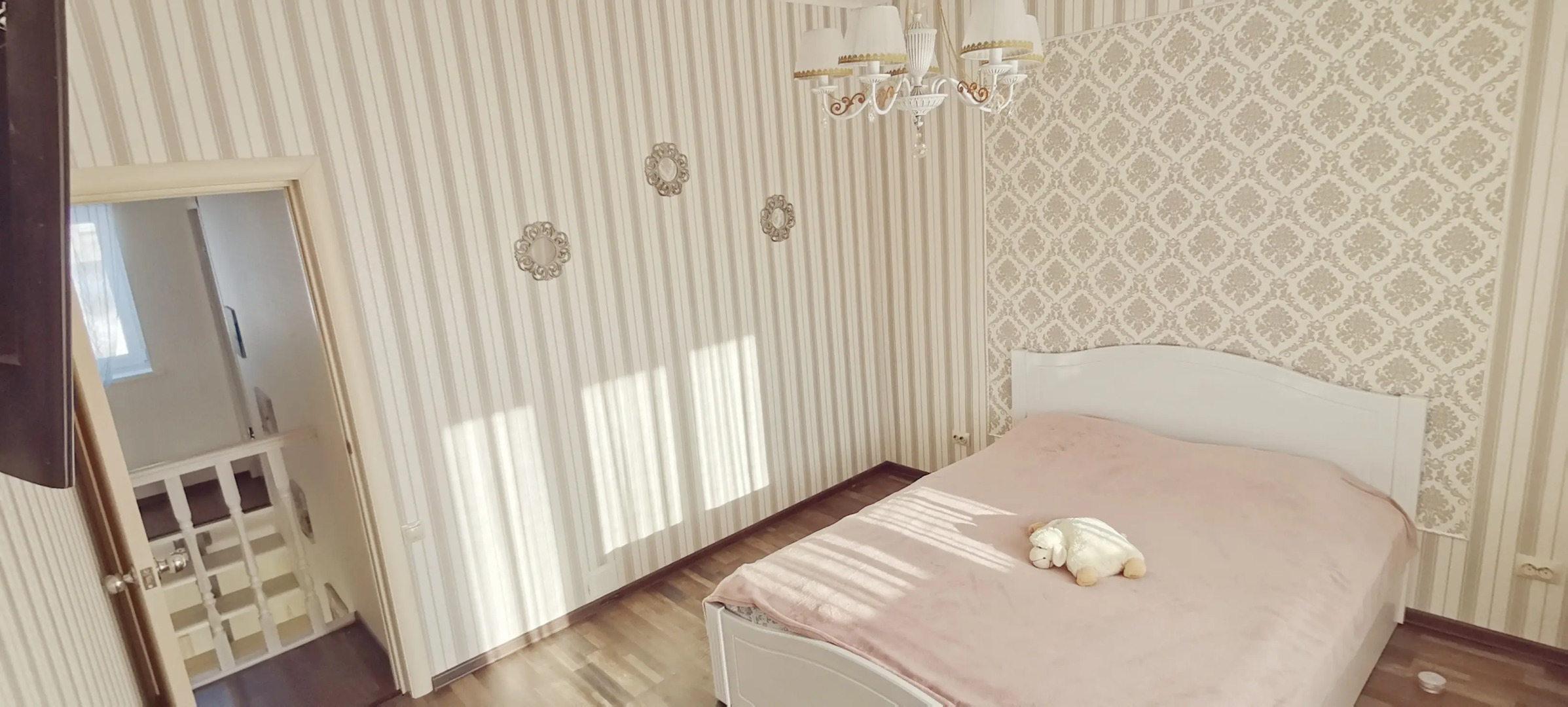 Частный дом на берегу моря с бассейном