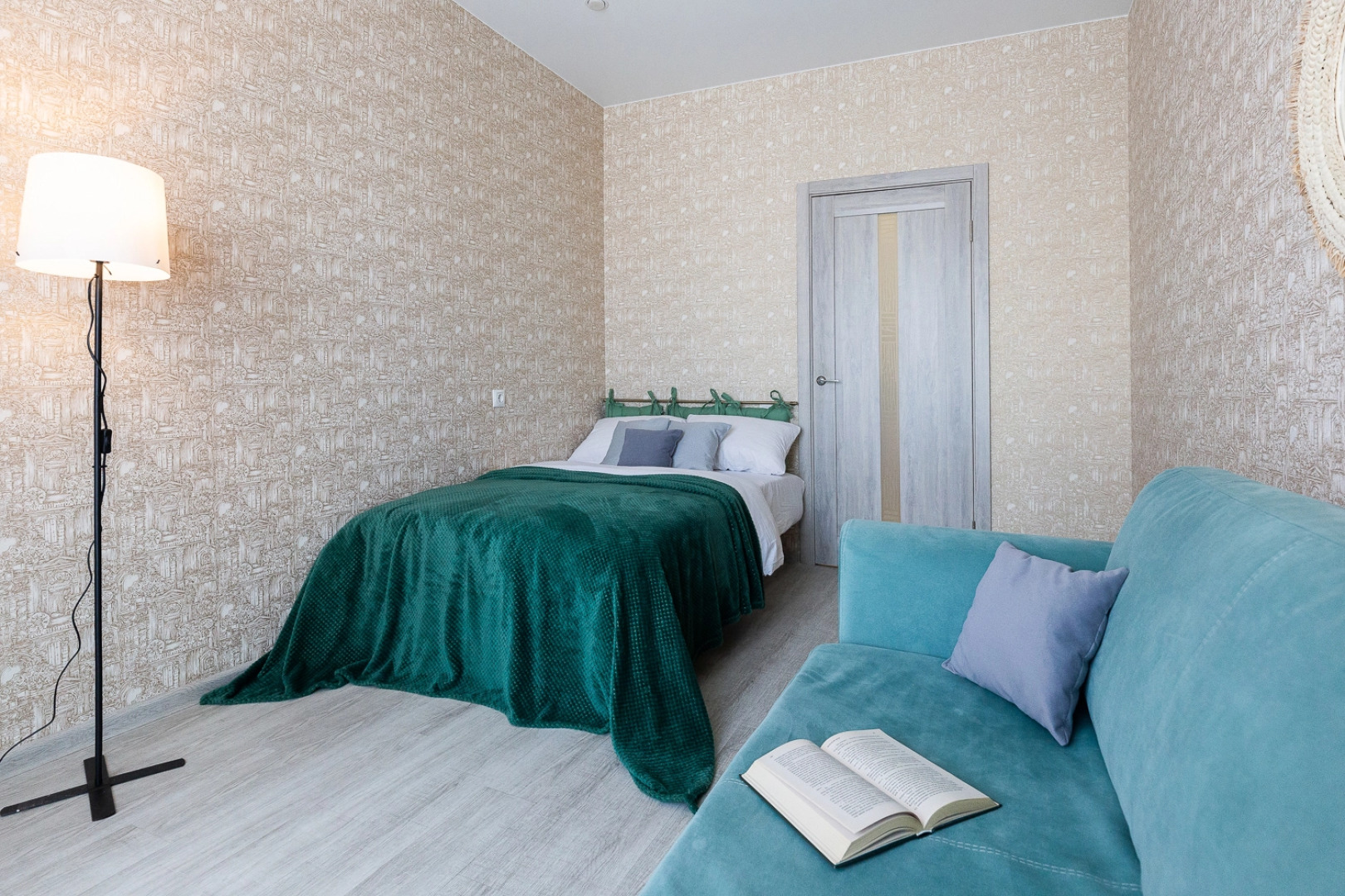 Квартира SleepNSK Просторная двухкомнатная около Аквапарка