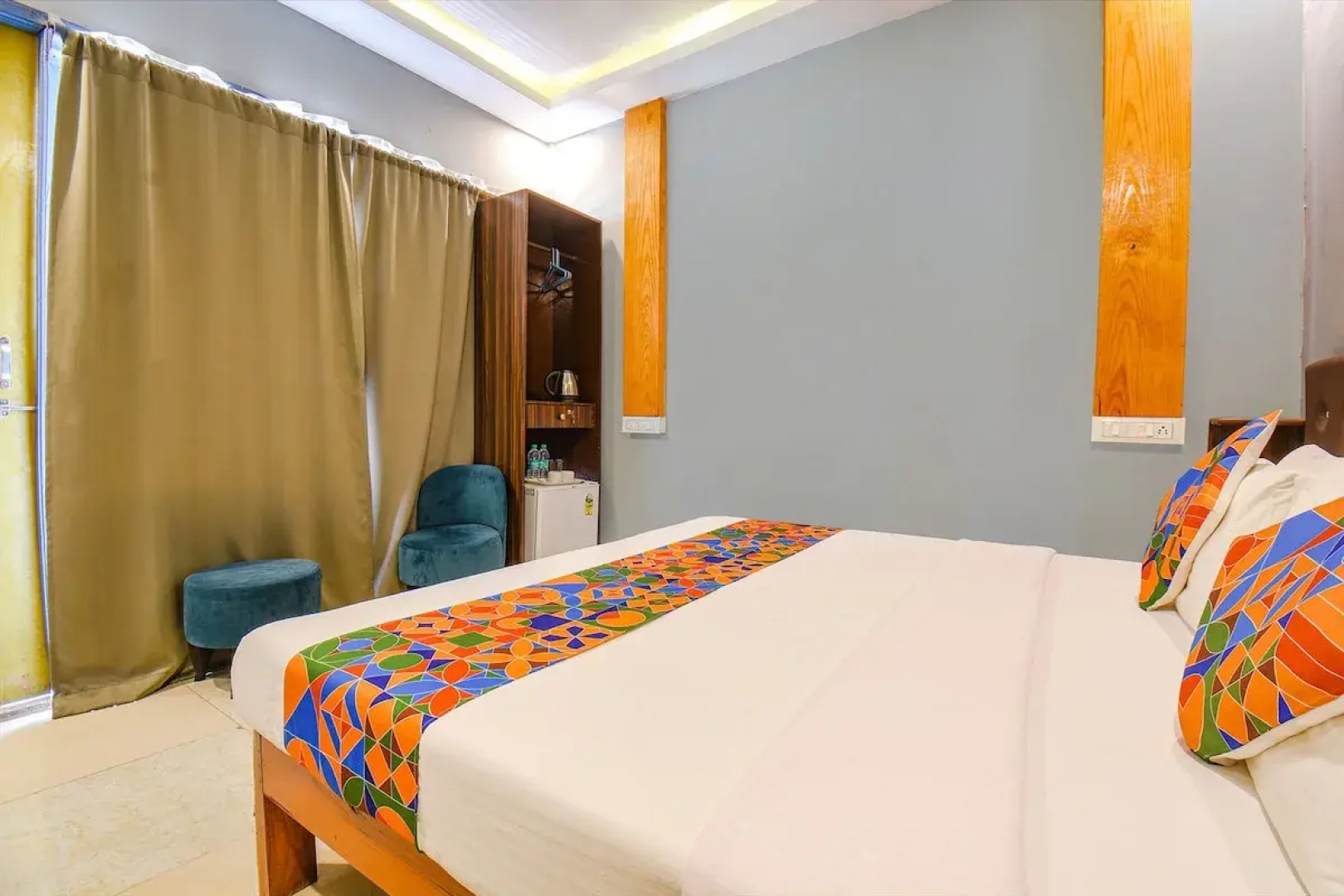 Hotel YogiTree beach Resort & Cafe