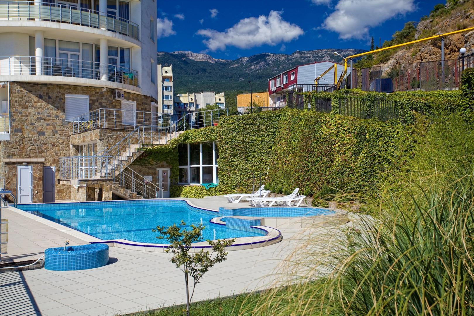 Гостевой Дом Белый Дом в Гурзуфе на Строителей