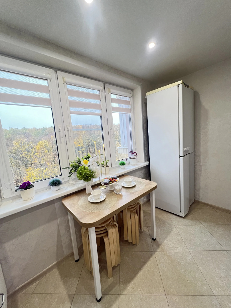 Квартира Большая 4-х комнатная квартира недалеко от центра