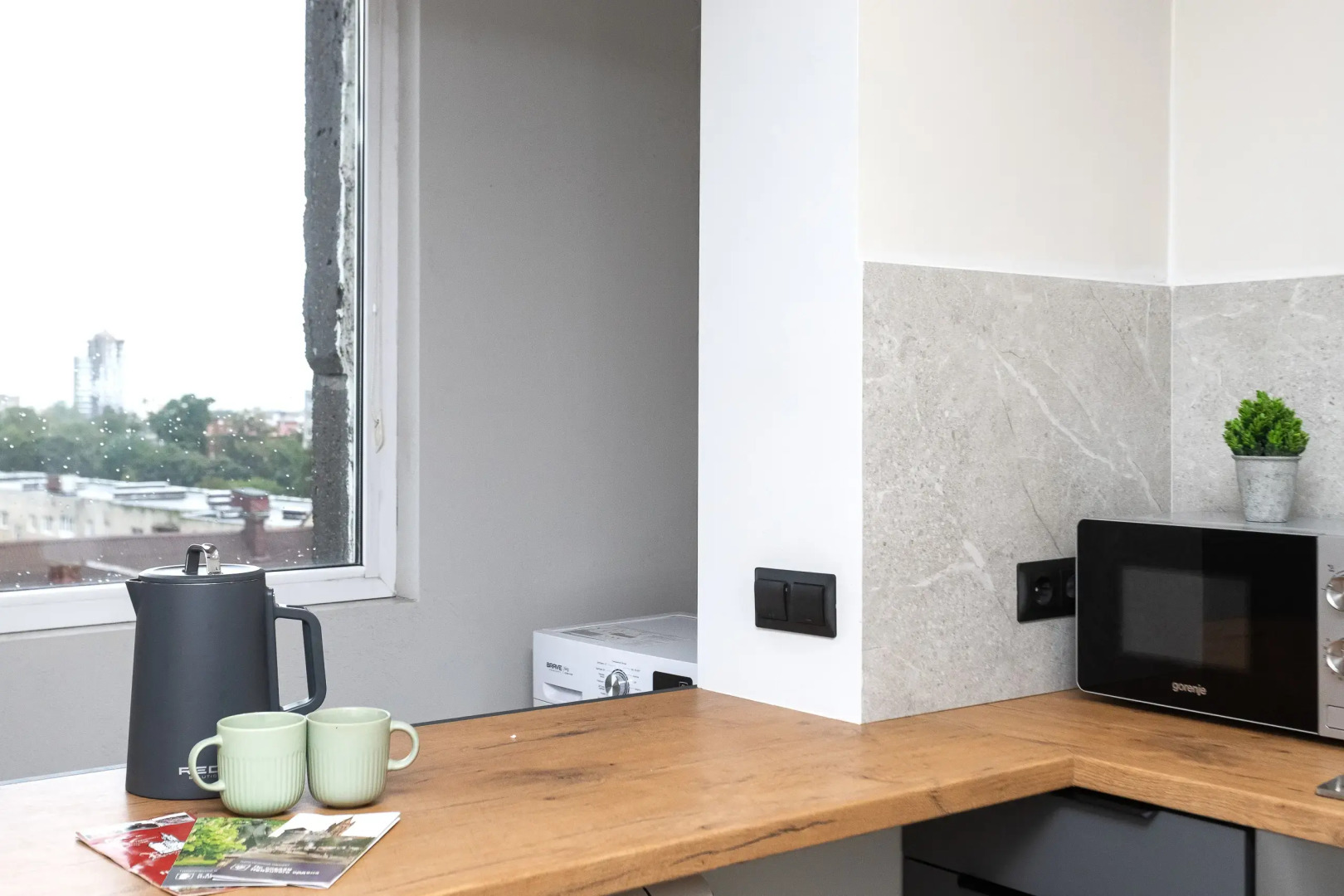 Квартира уютная трехкомнатная с двумя балконами рядом с островом Канта