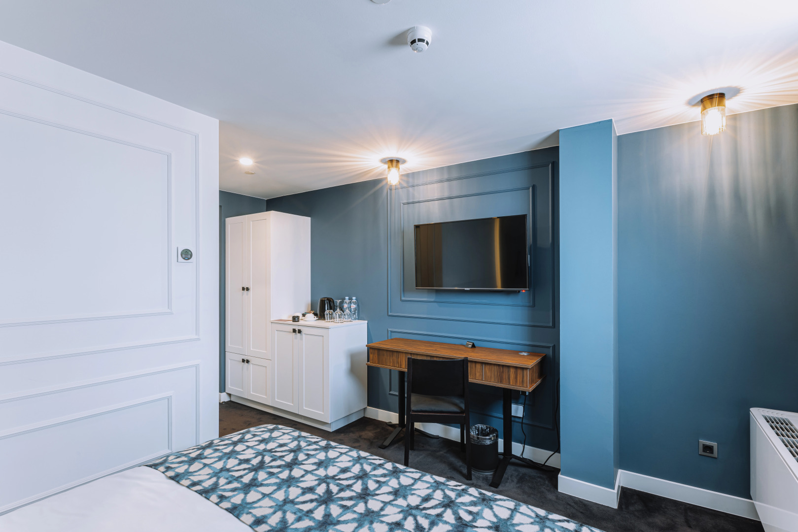 Отель Twenties Tbilisi - Stay & Dine