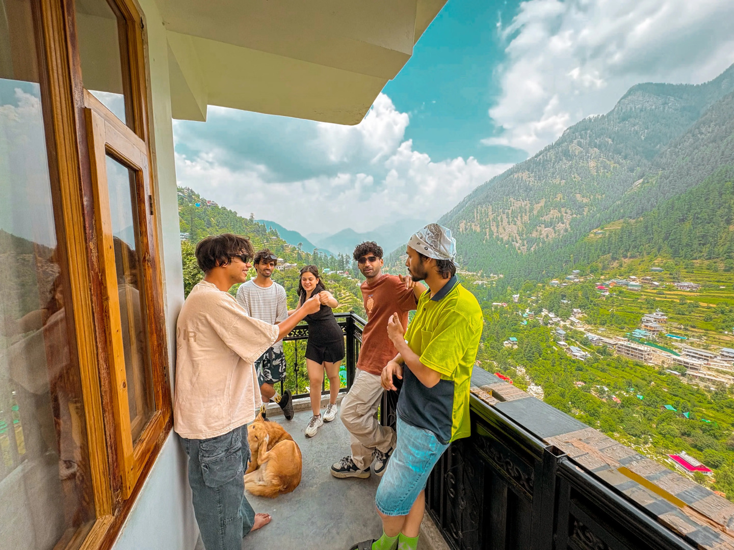 Хостел Young Monk Hostel & Cafe Jibhi