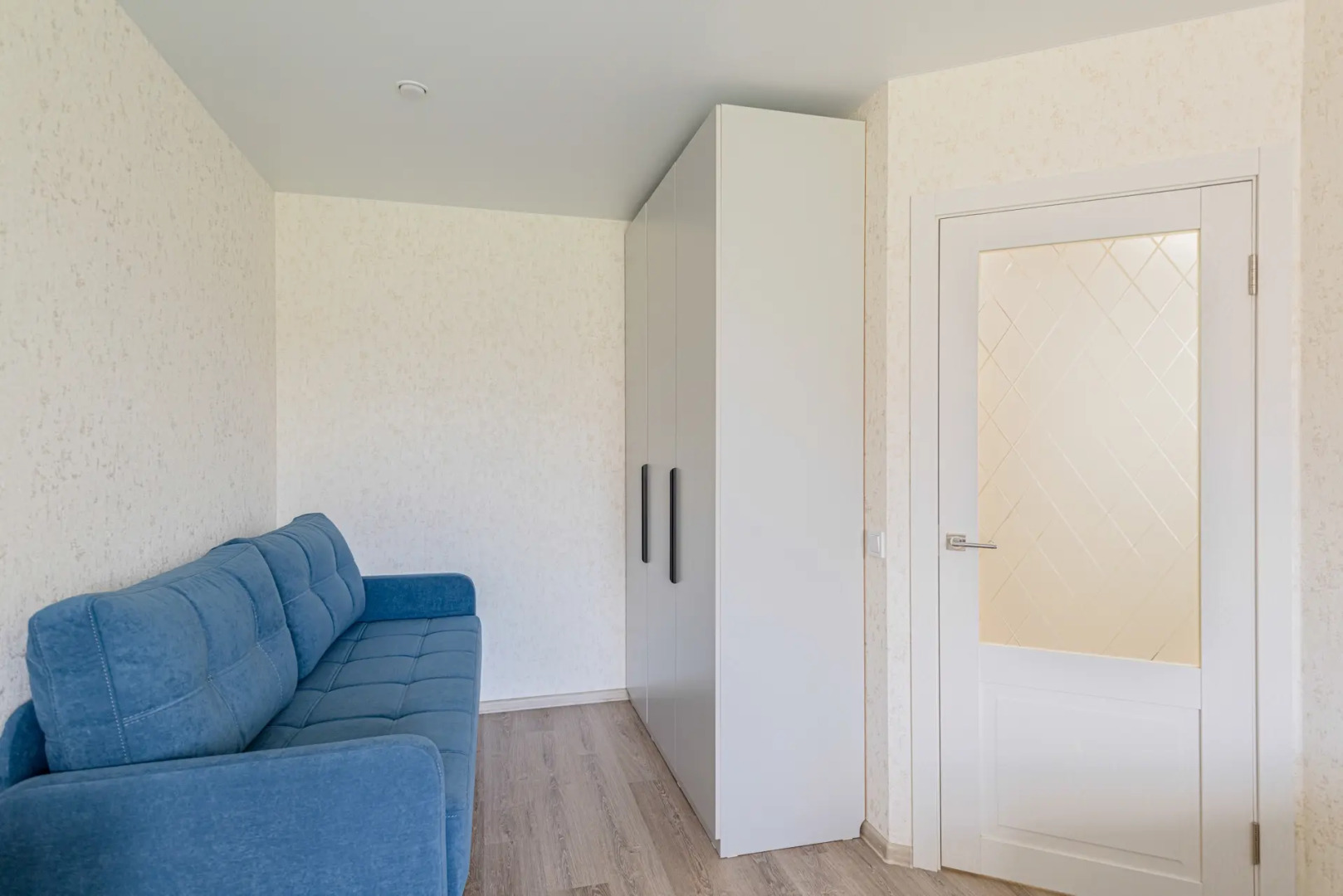 Квартира 1-к в новом мкр. на Новогородской 15 от RentAp, 4 сп.места