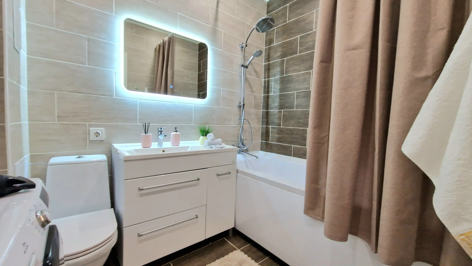 Квартира в Хорошей Локации Недалеко от Исторического Центра Города