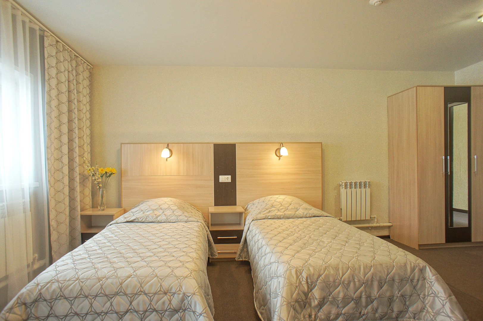 Отель Славянка