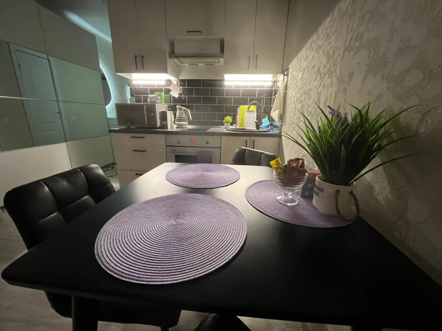 Апартаменты Lux Студия на улице 9 Мая 21/3 около Трц Мега и Аэропорта Шереметьево