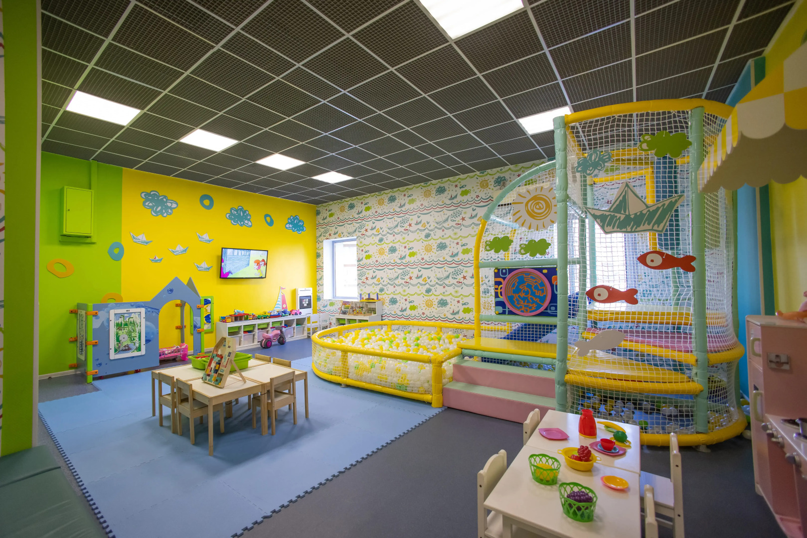 Отель Bridge Family