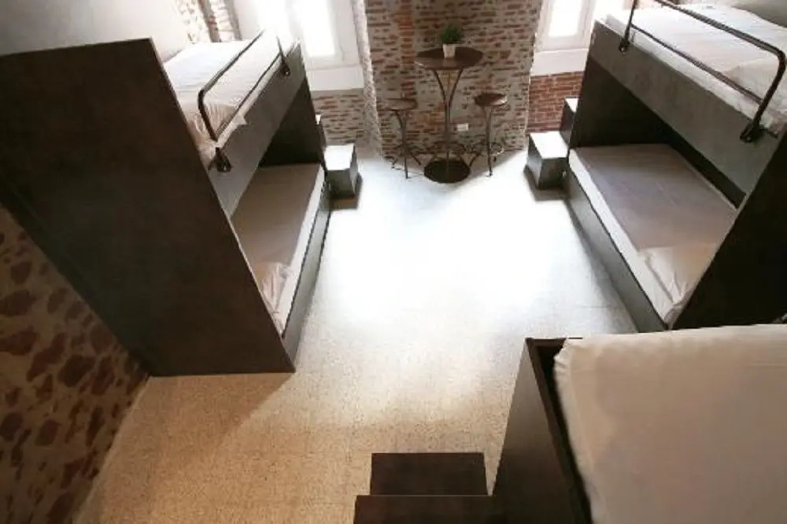 Хостел New Generation Hostel Tirana Center