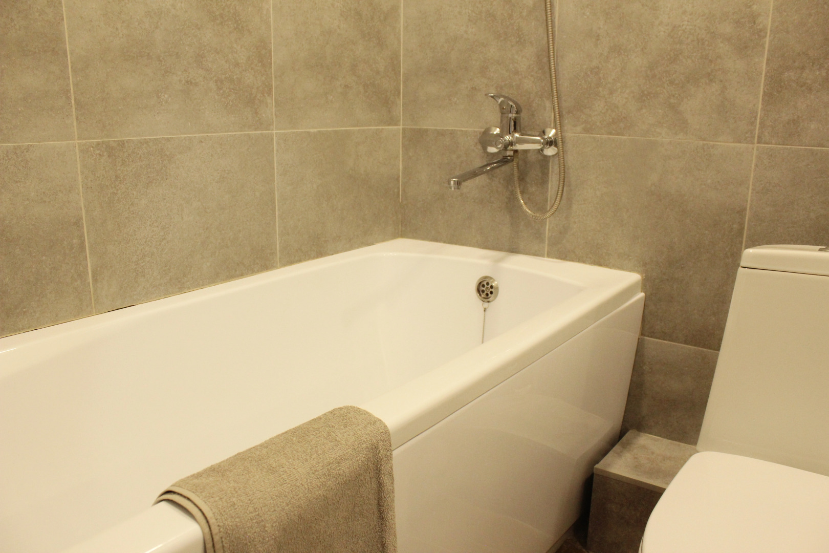 Квартира - студия рядом с проспектом Октября.