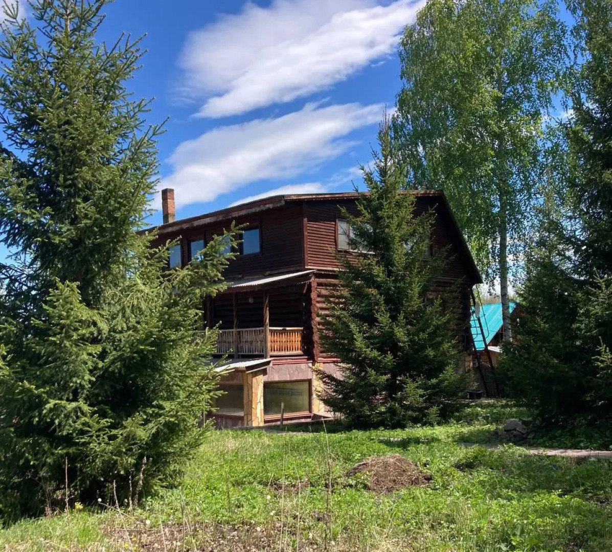 Коттедж на 17 гостей с красивым видом из окна и террасой