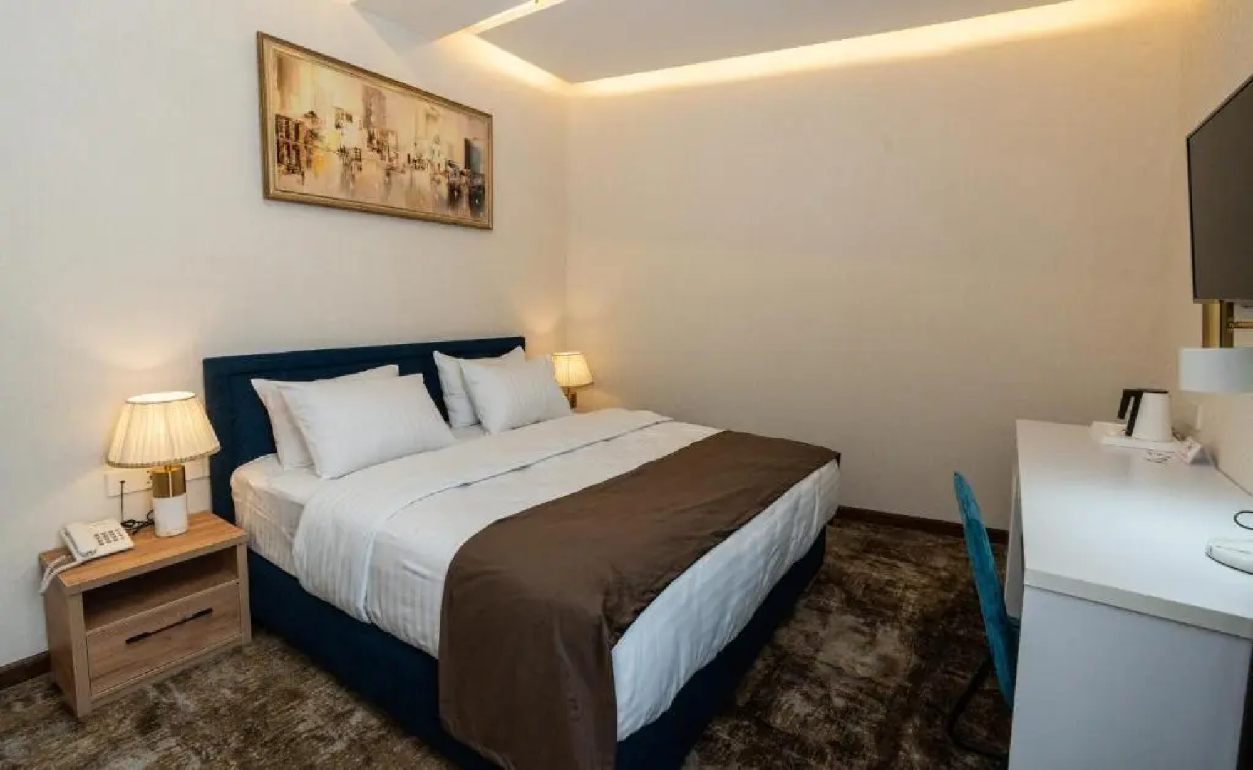 Отель Garnet Mir