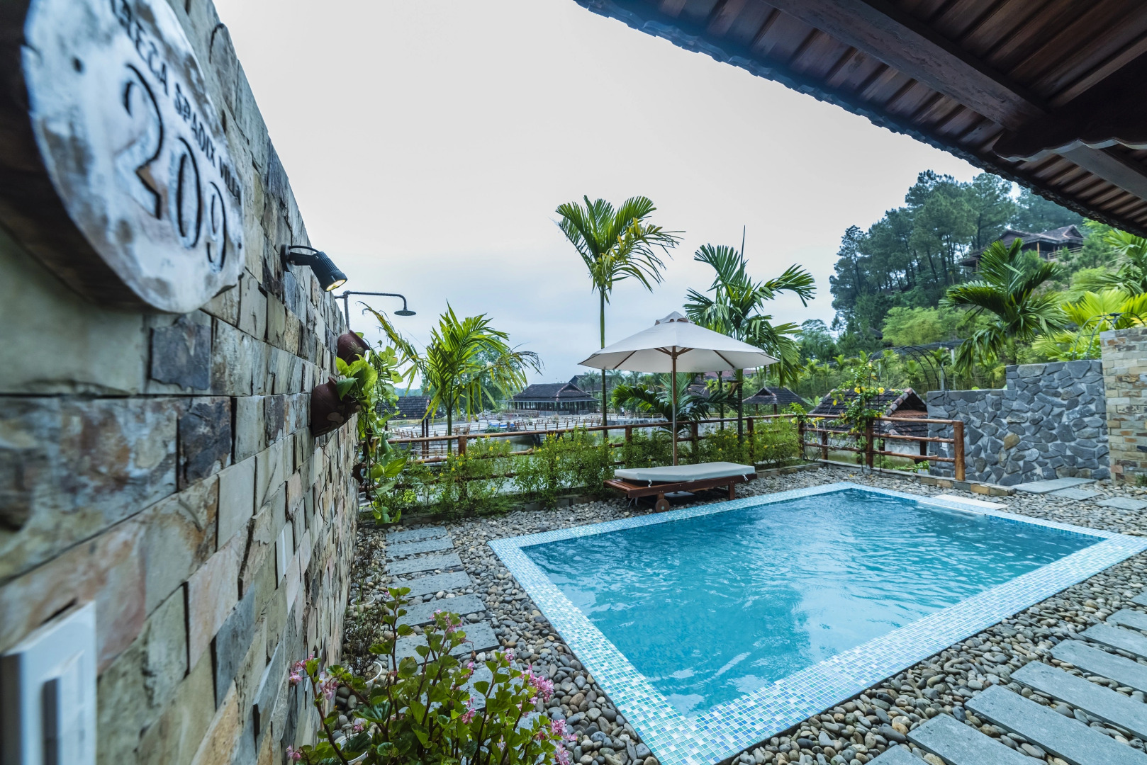 Отель Sankofa Village Hill Resort and Spa