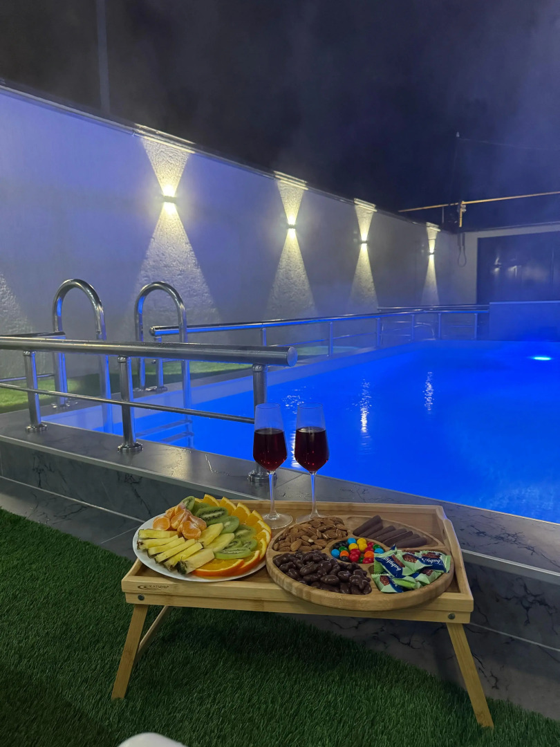 Гостевой дом Дом с бассейном на берегу