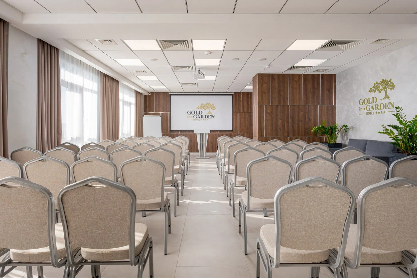 Отель Голд Инн Гарден