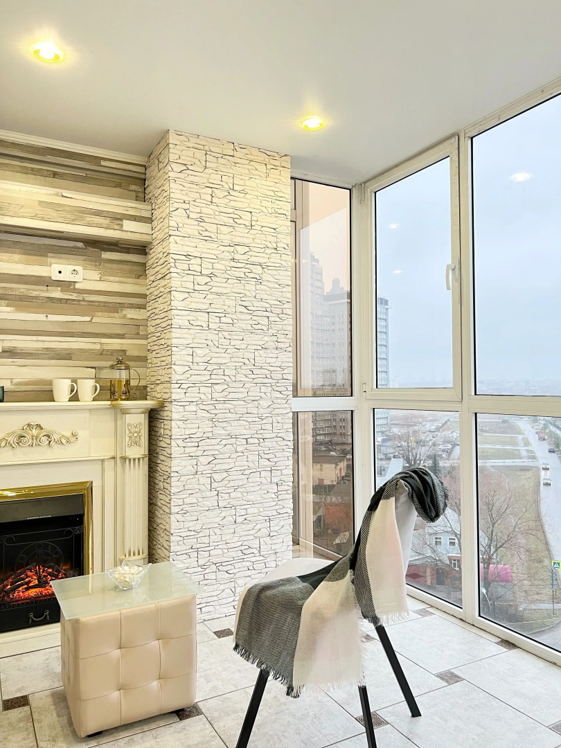 Квартира Роскошная Kravc Group с камином и просторной лоджией