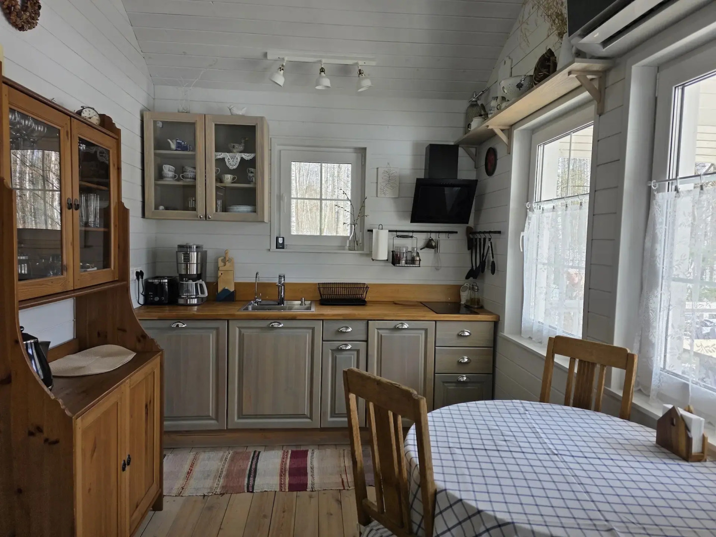 Частный дом в Коттеджном Поселке Изумрудные Холмы