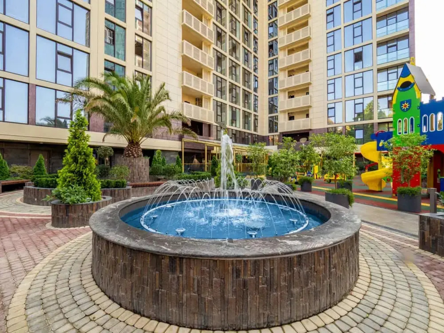 Апартаменты ЖК Метрополь у парка Дендрарий с бассейном