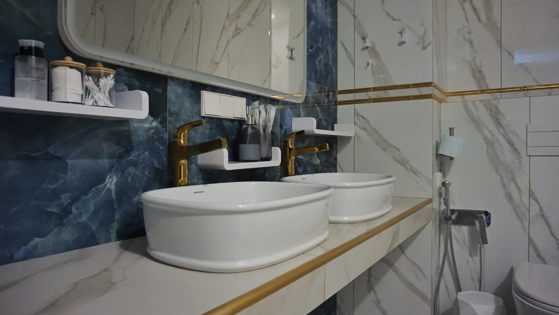 Квартира просторная трешка