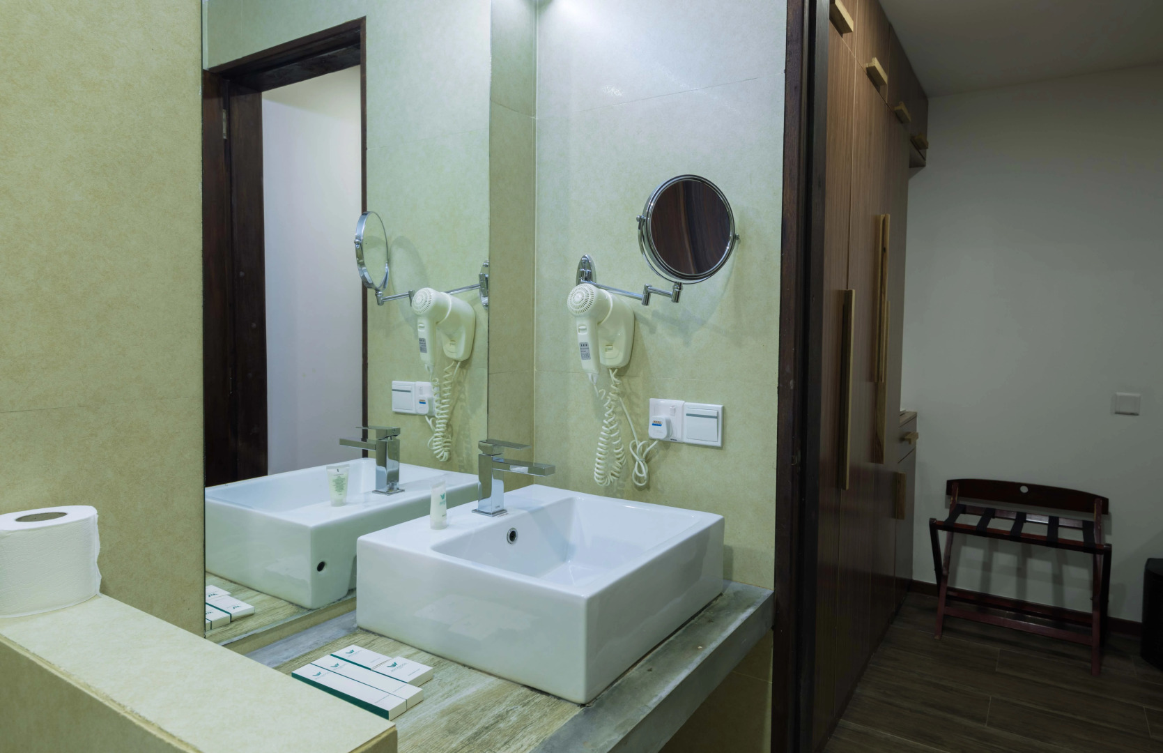 Отель Aquzz Inn & Spa