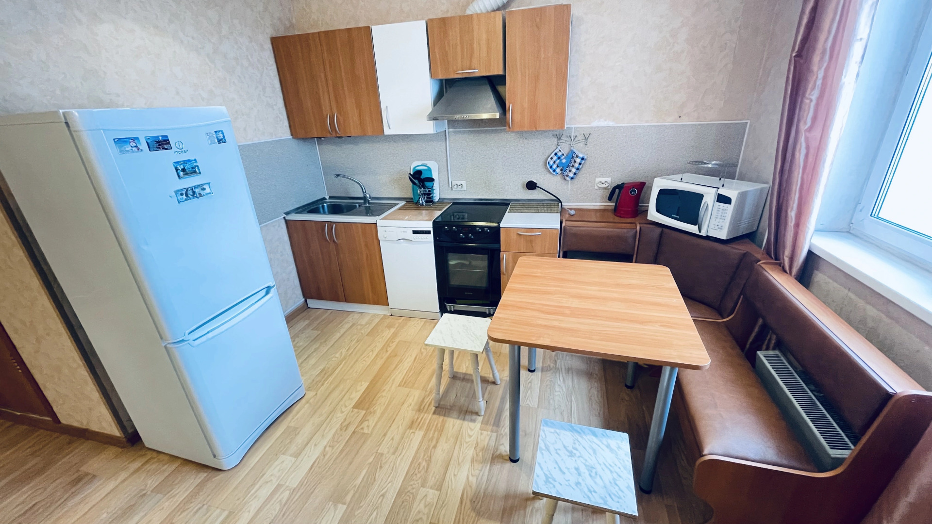 Апартаменты Рощинская 9