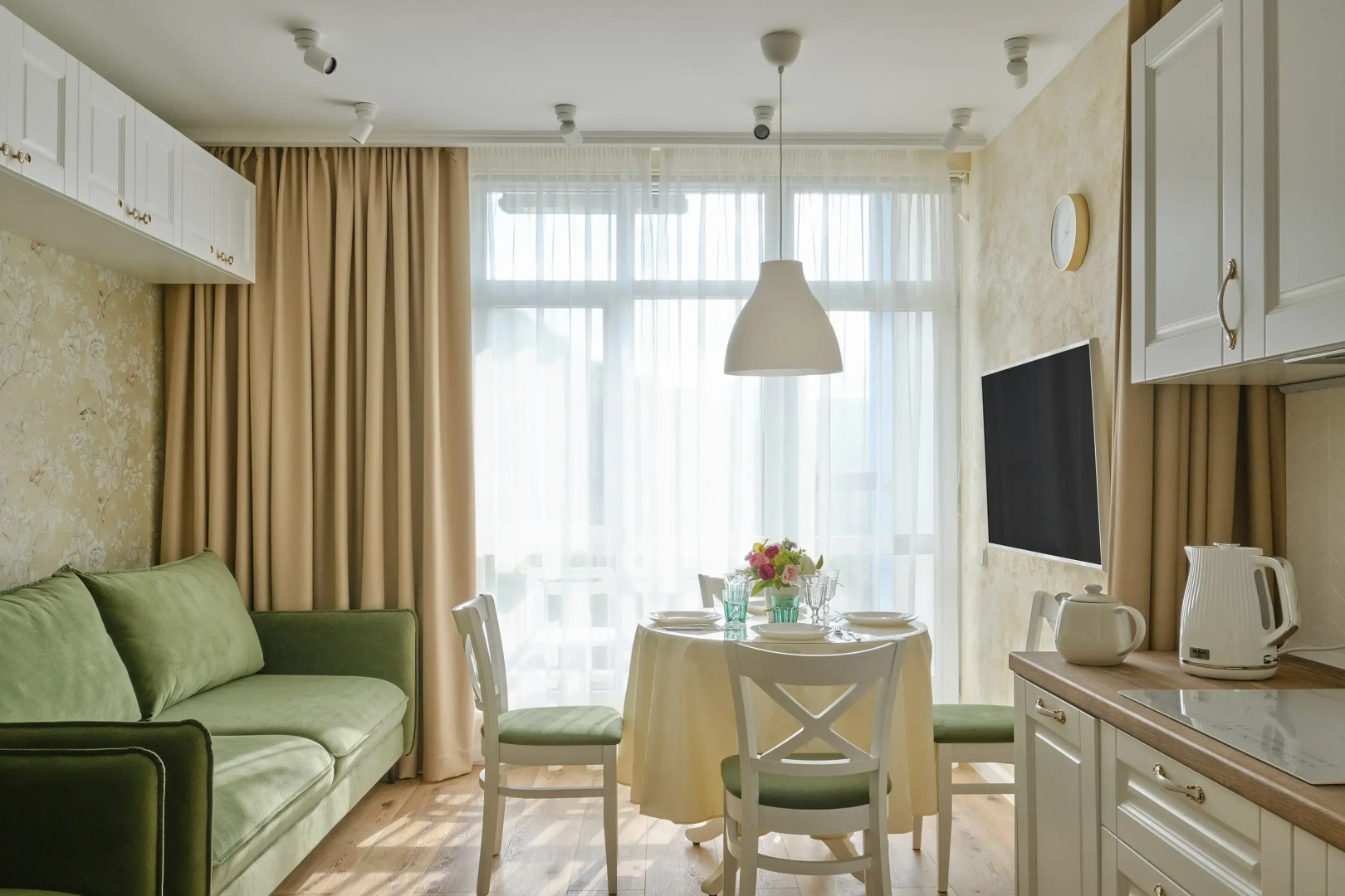 Квартира Светлая квартира на Гайдара