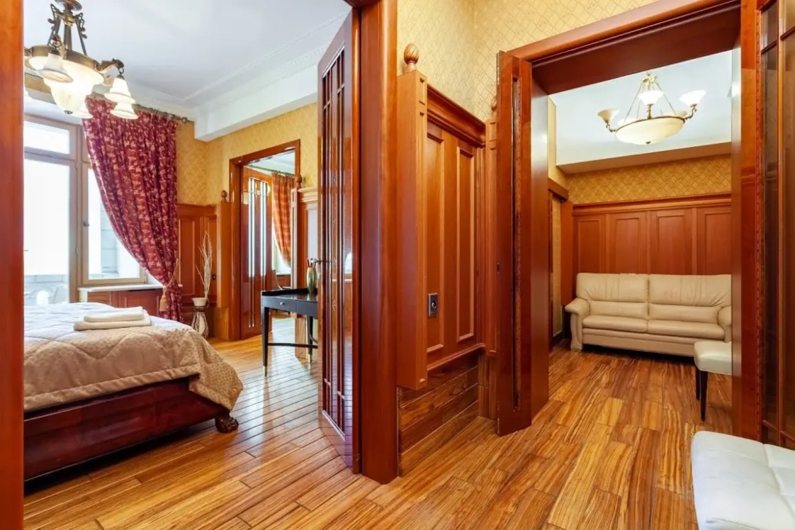 Апартаменты  Роскошные с Балконом и Видом на Кремль