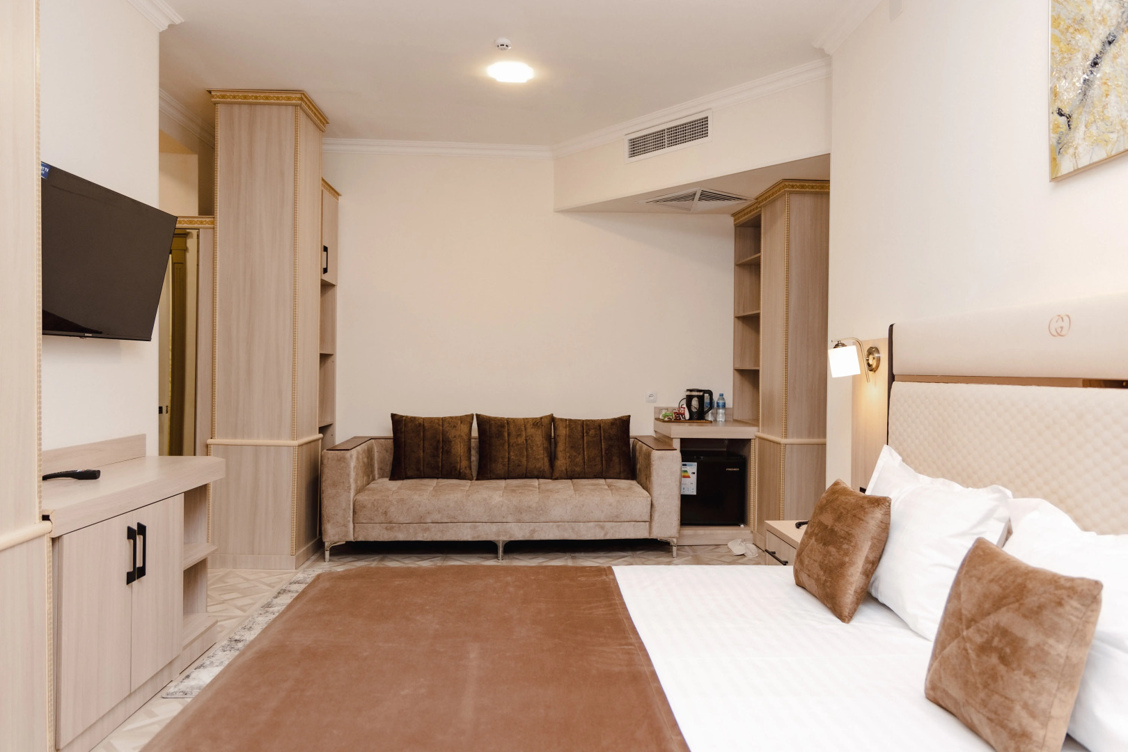 Отель ART ROYAL