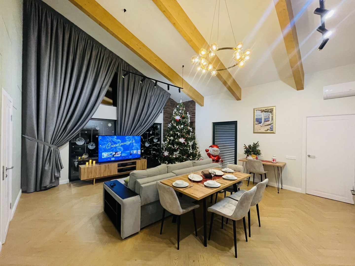 Частный дом у озера