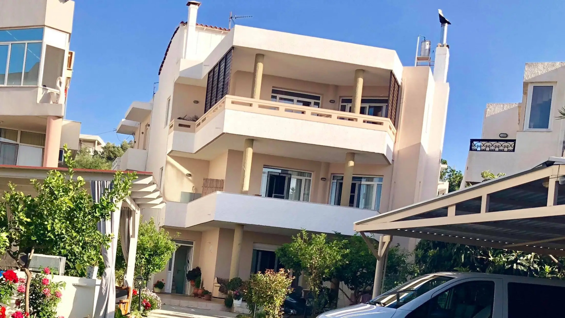 Апартаменты Menelaos