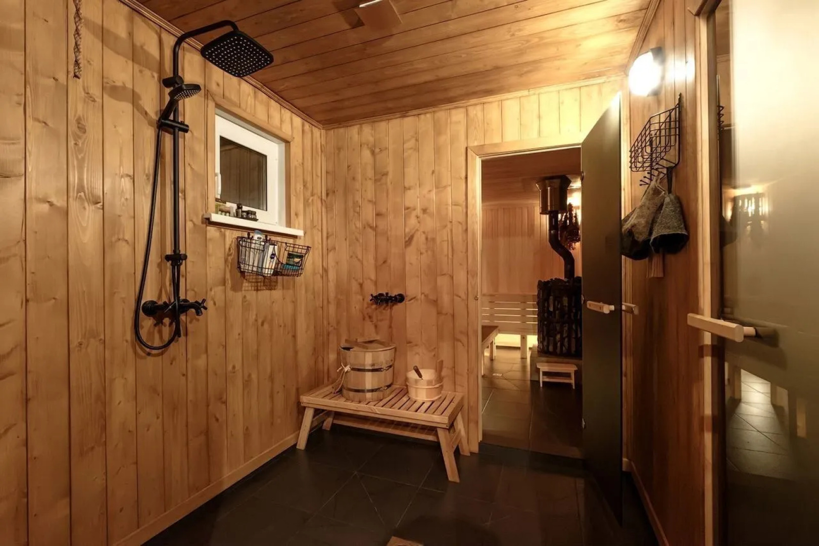 Частный дом с баней