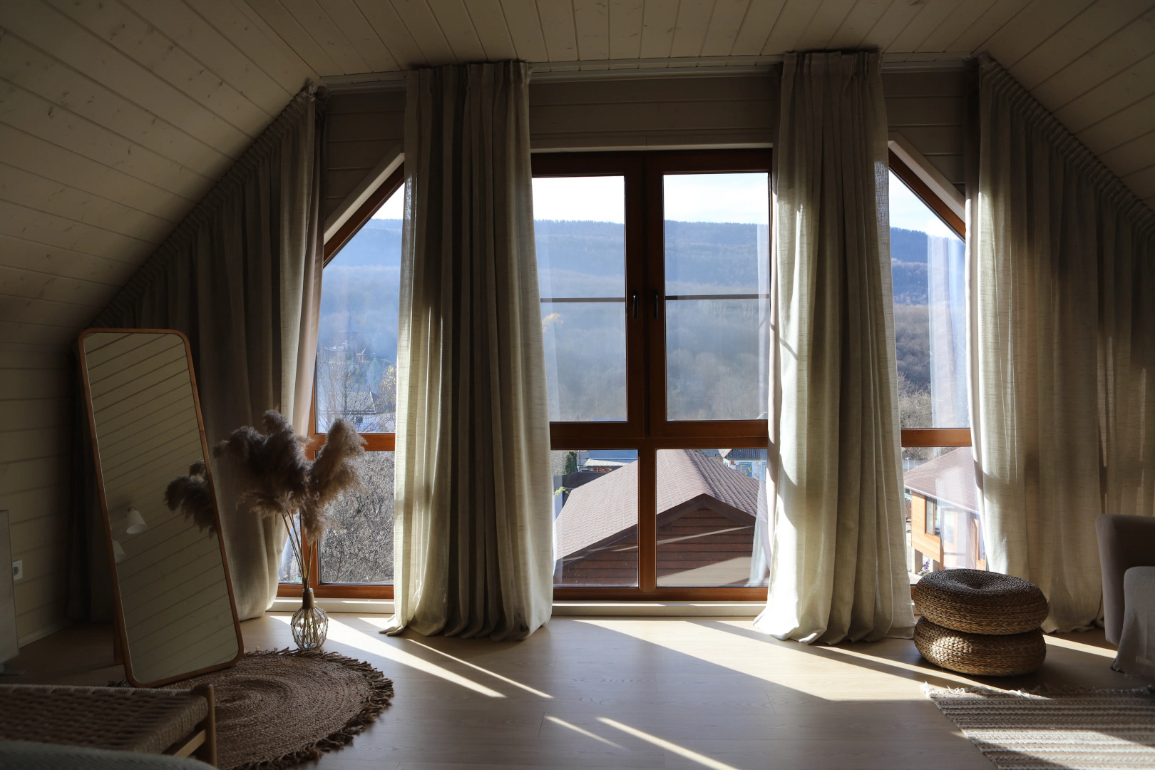 Частный дом Двухэтажный барнхаус с видом на горы