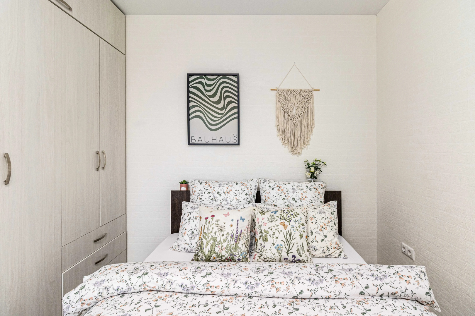 Квартира университетская 49