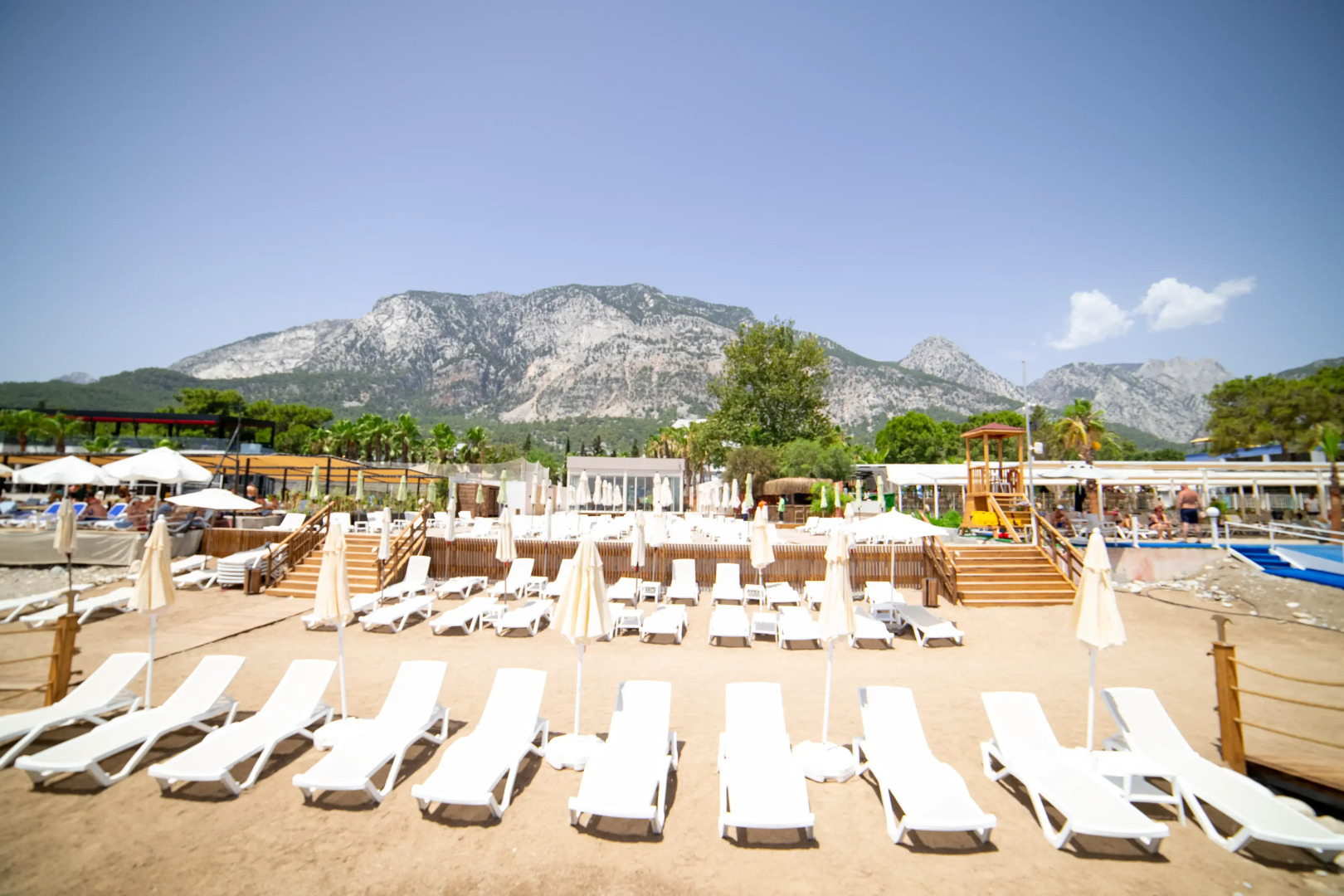 Rose Garden Premium Hotel