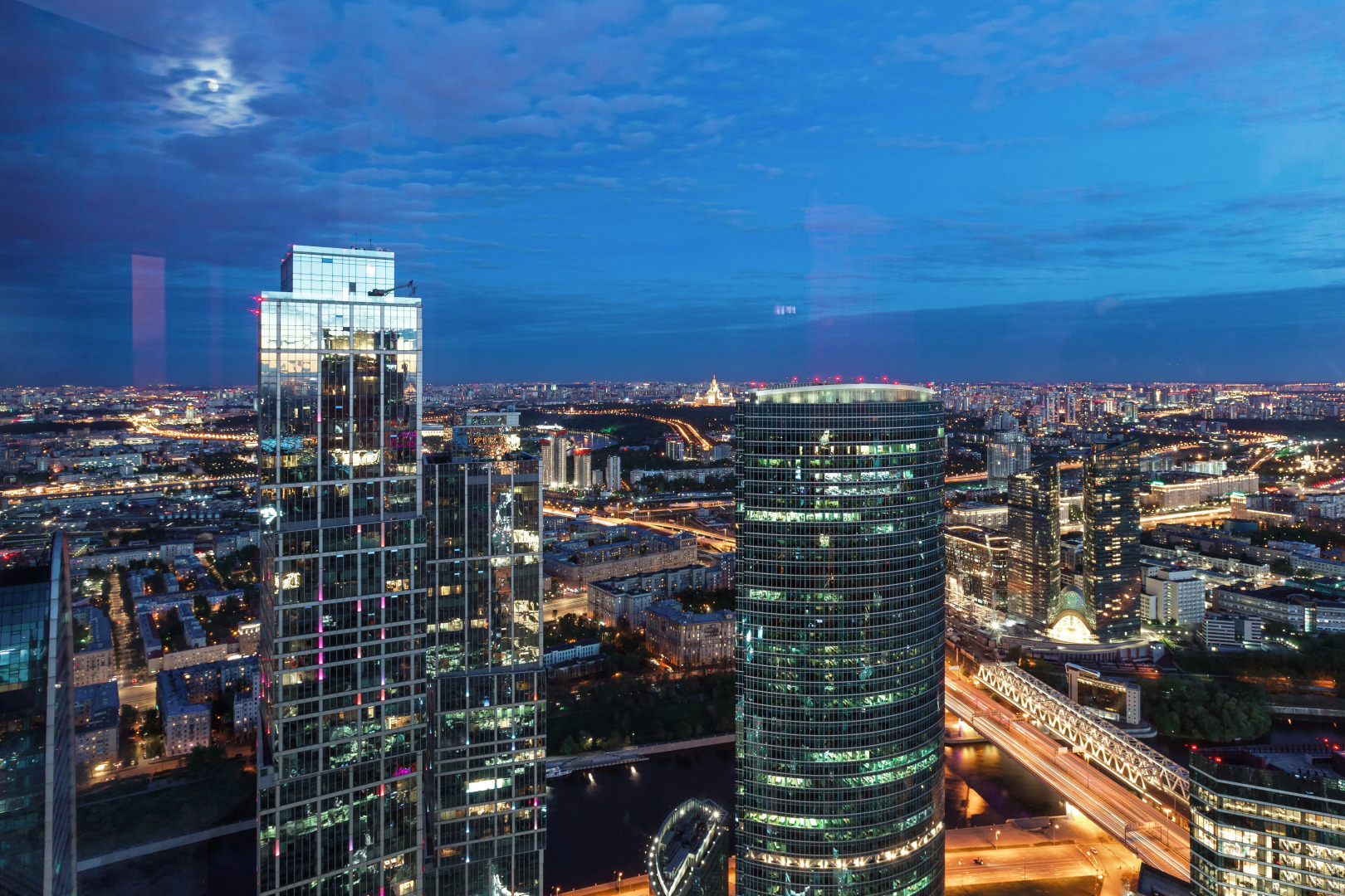 Апартаменты LordlyUp с караоке на  74 этаже