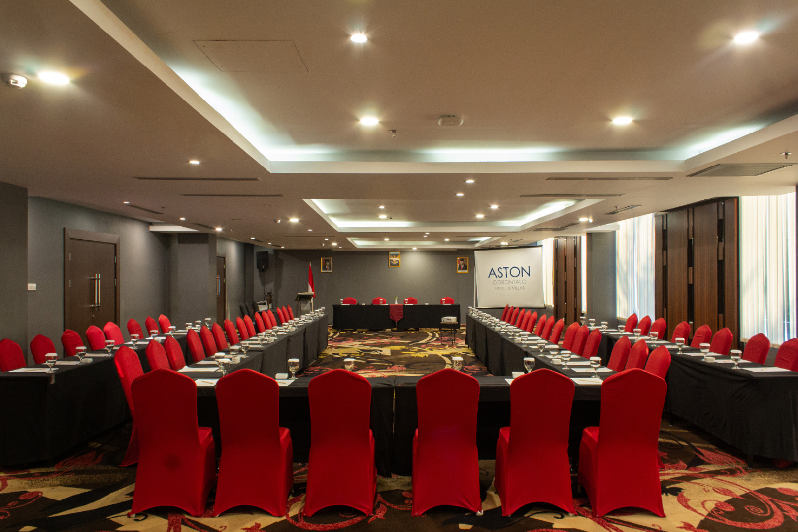 Отель Aston Gorontalo & Convention Center