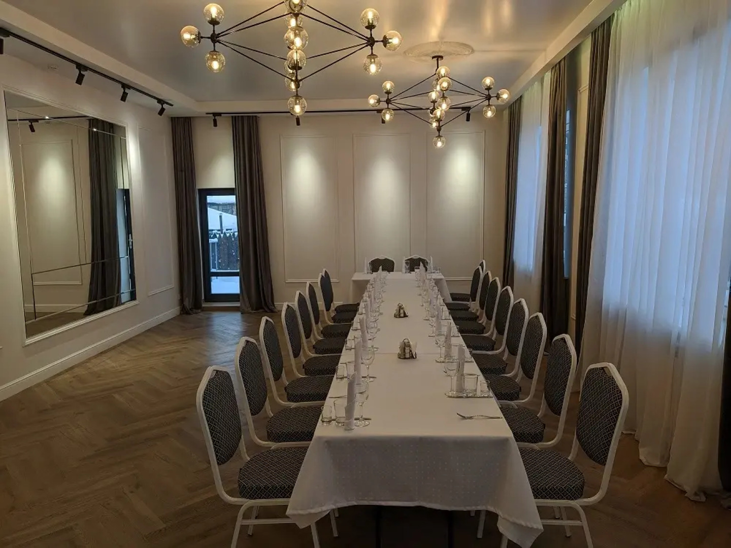 Отель Гостиничный комплекс Аквилон