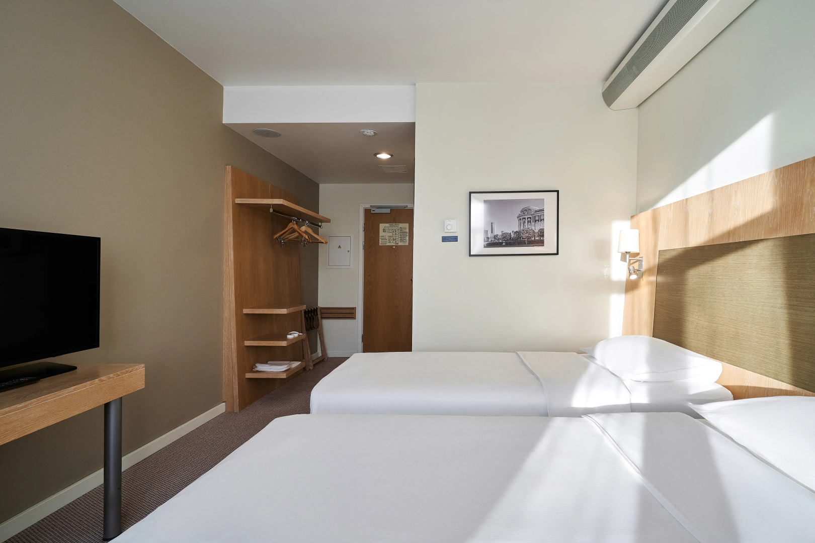 Отель Cosmos Ekaterinburg Hotel