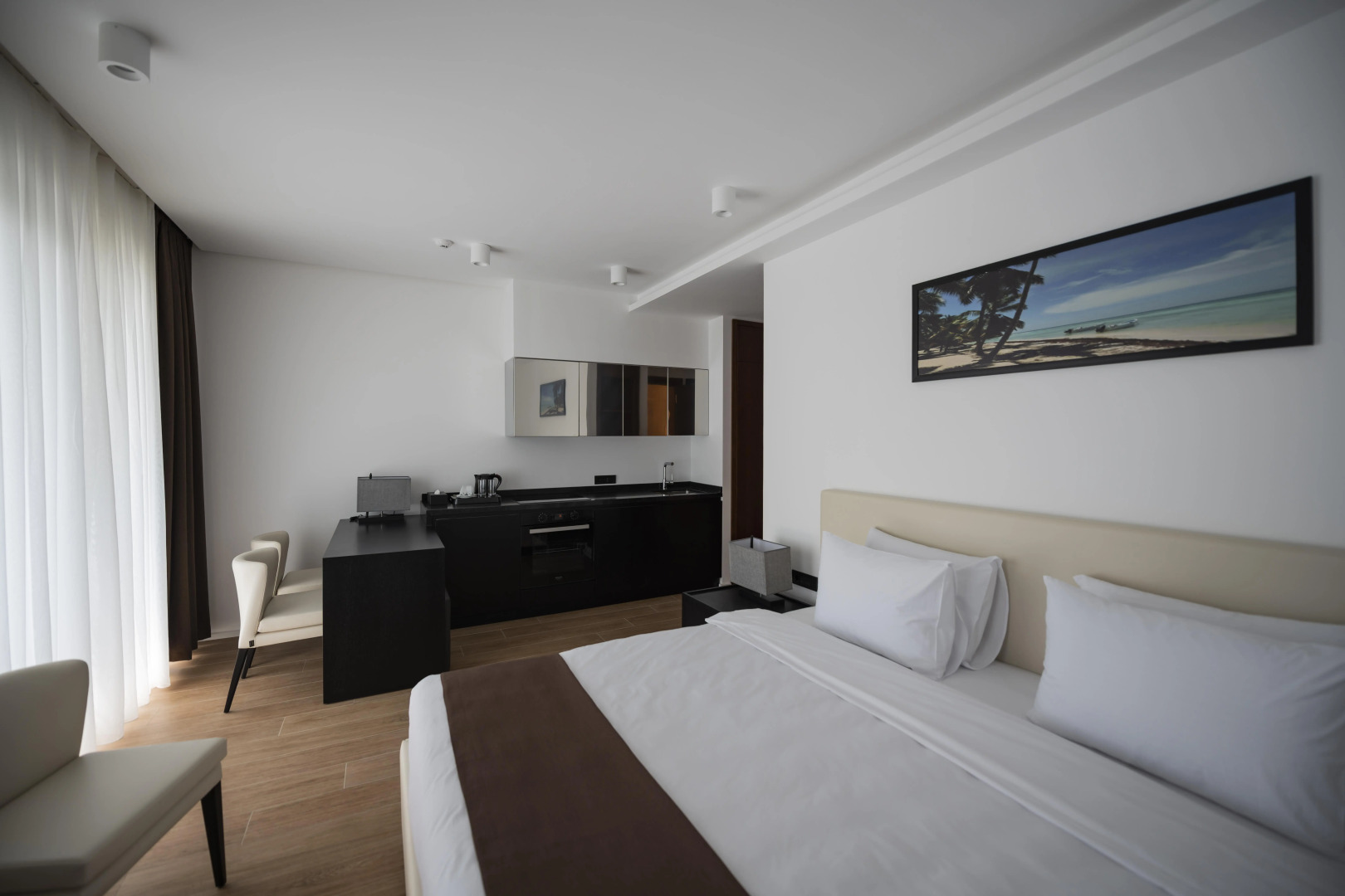 Апартаменты Sea Breeze White Villa