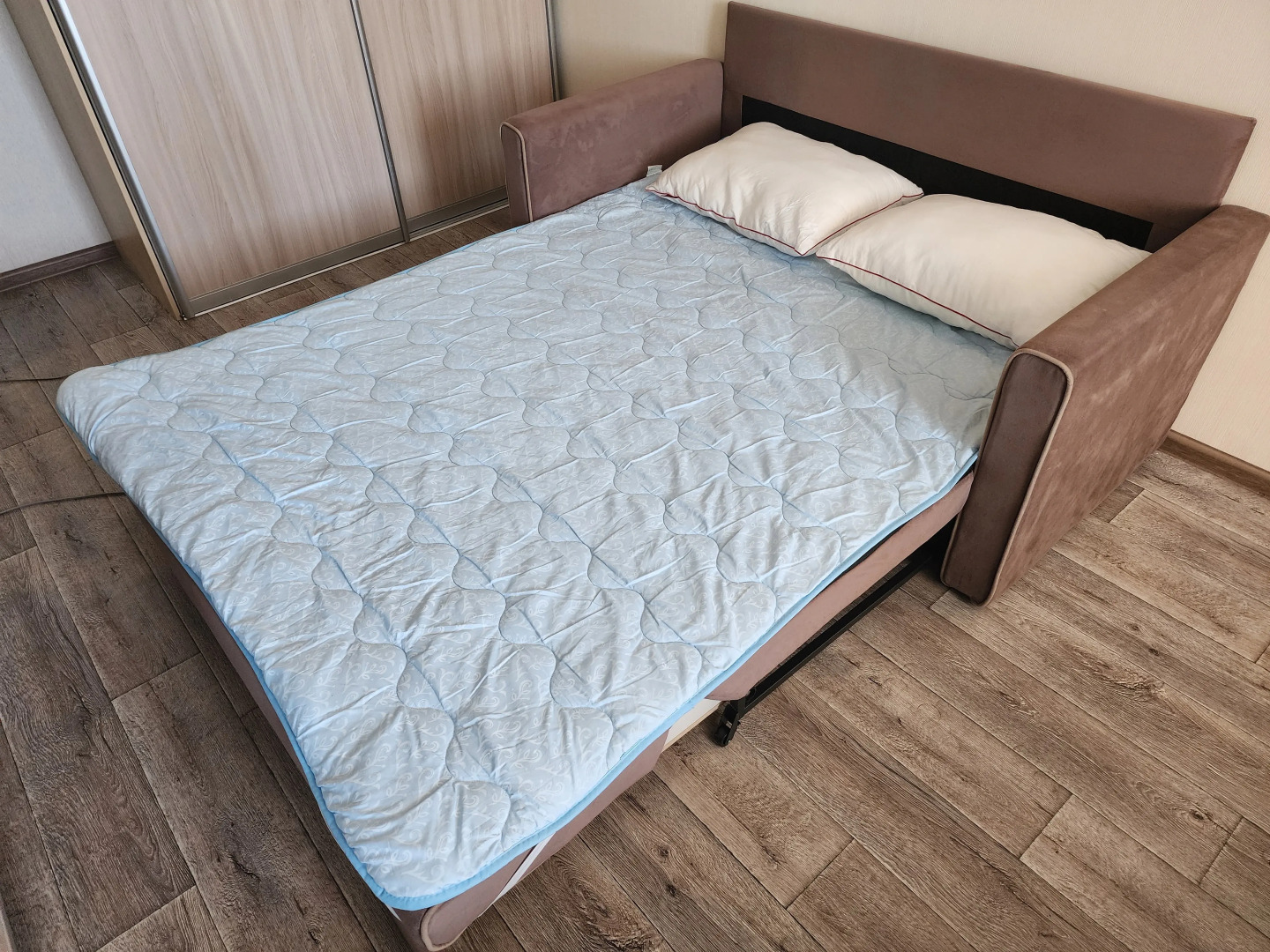 Апартаменты Заря Карпенко с Видом на Озеро Чебаркуль