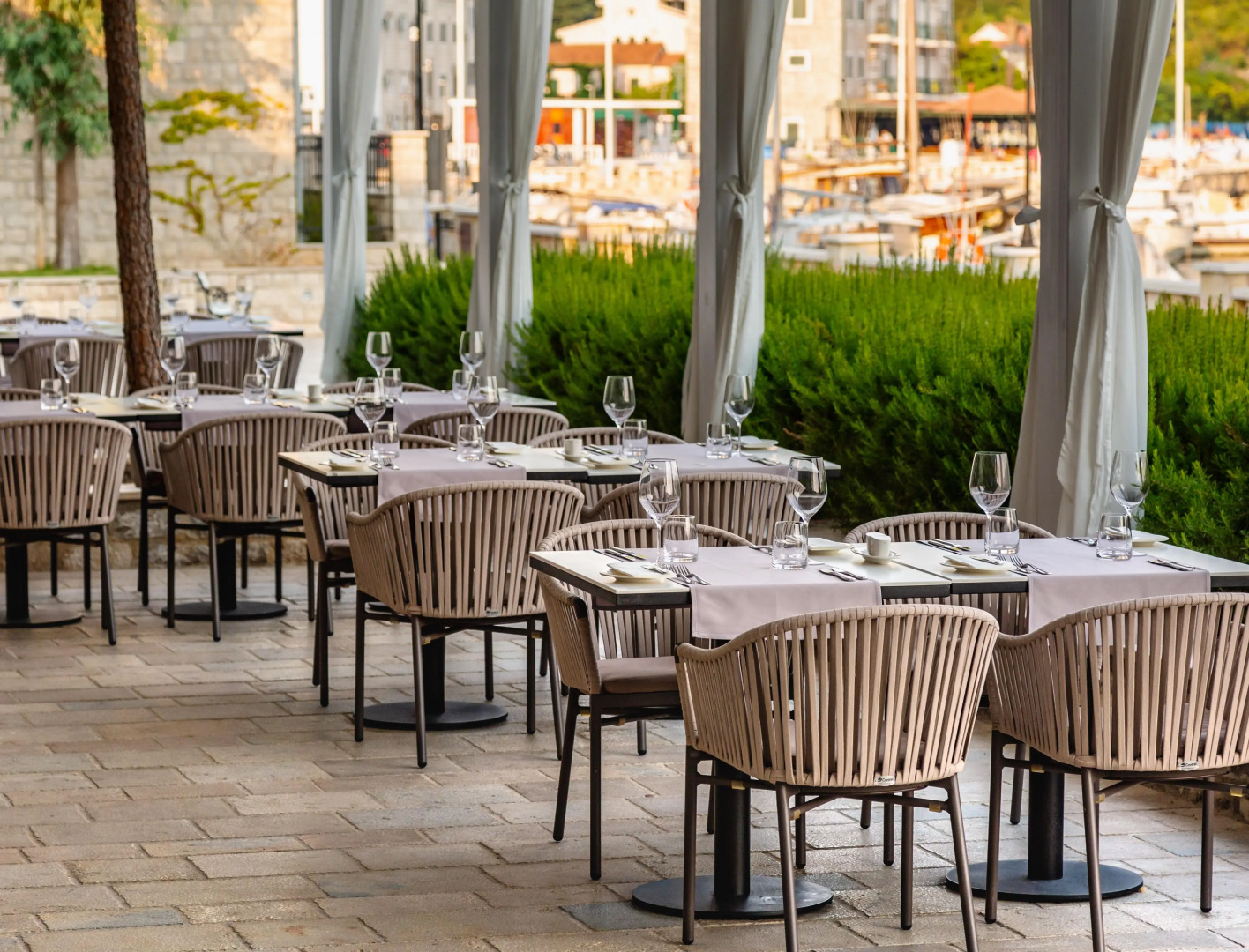 Lazure Hotel and Marina