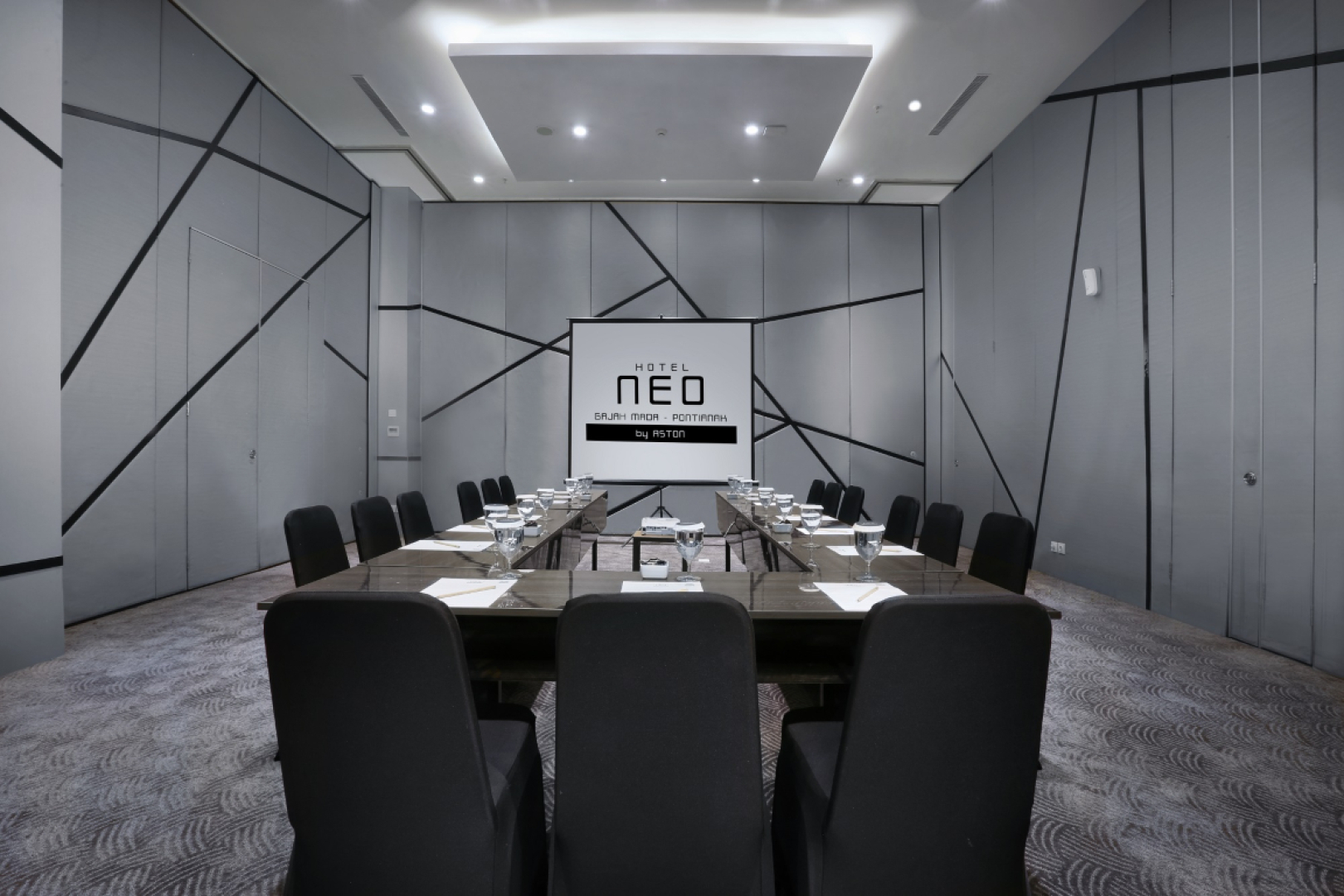 Отель Neo Gajah Mada, Pontianak