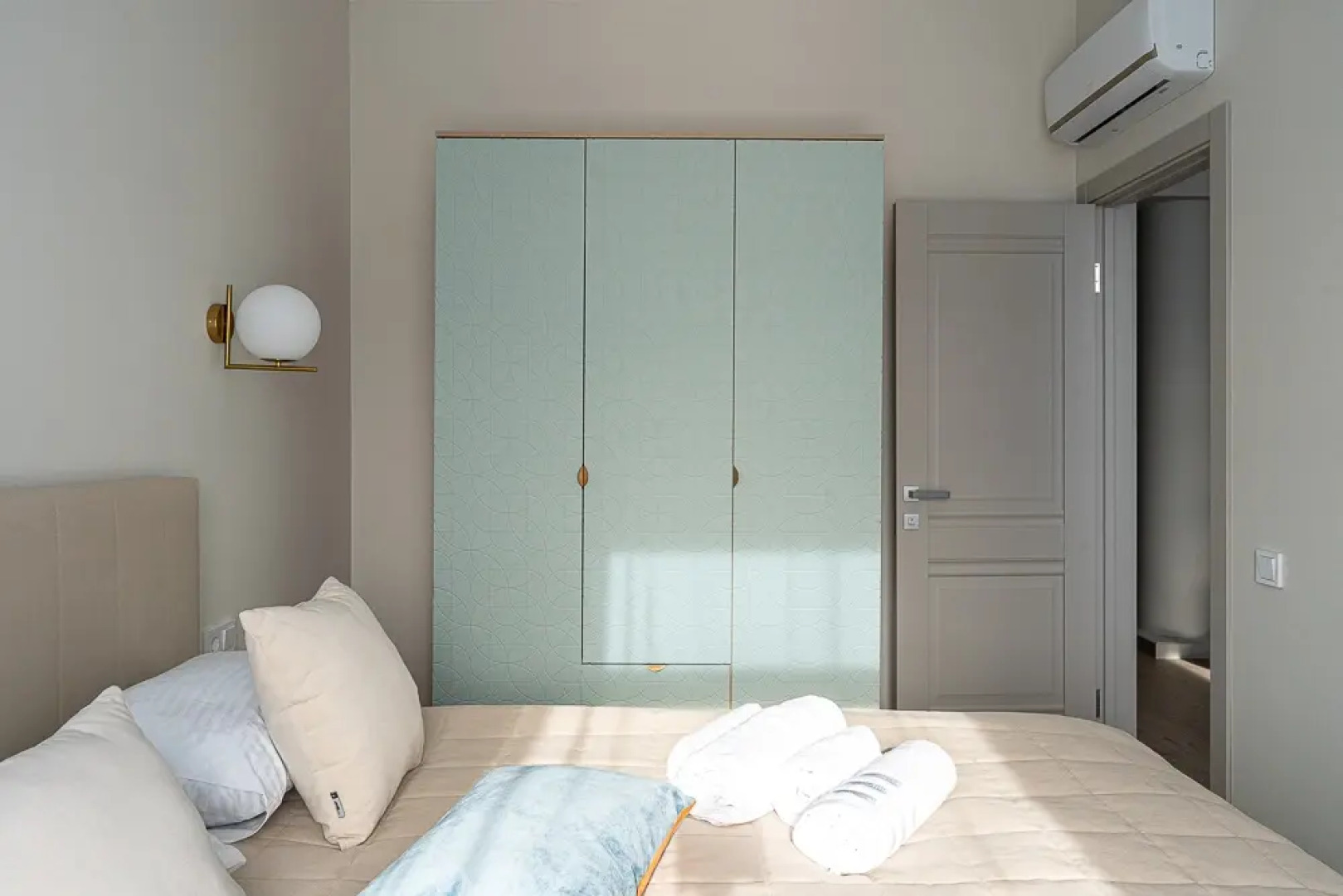 Апартаменты с отдельной спальней на Большой Покровской (до 4х гостей)