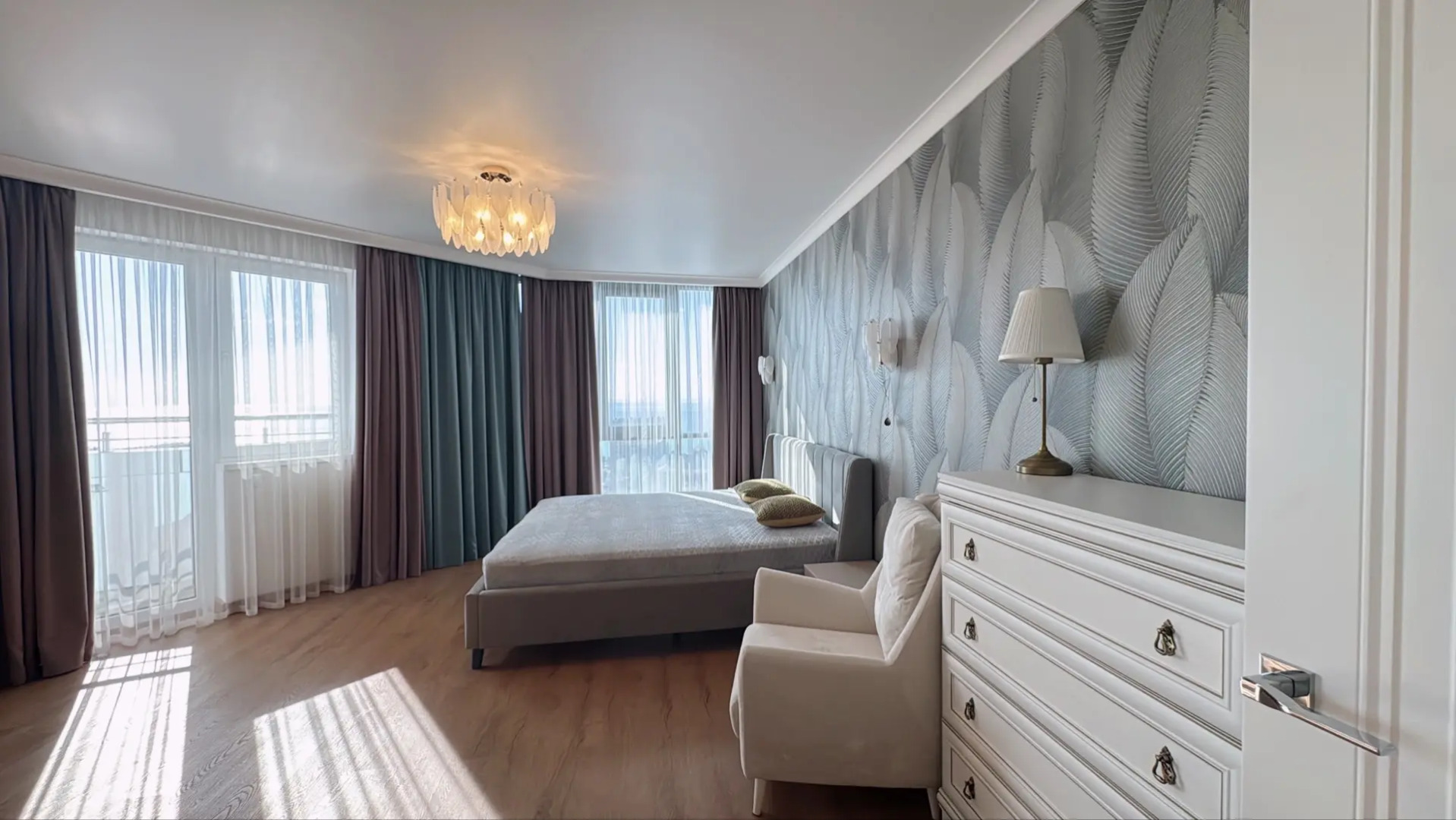 Апартаменты двухкомнатные MorskayaSimfonya-2 люкс с панорамой на море бассейном