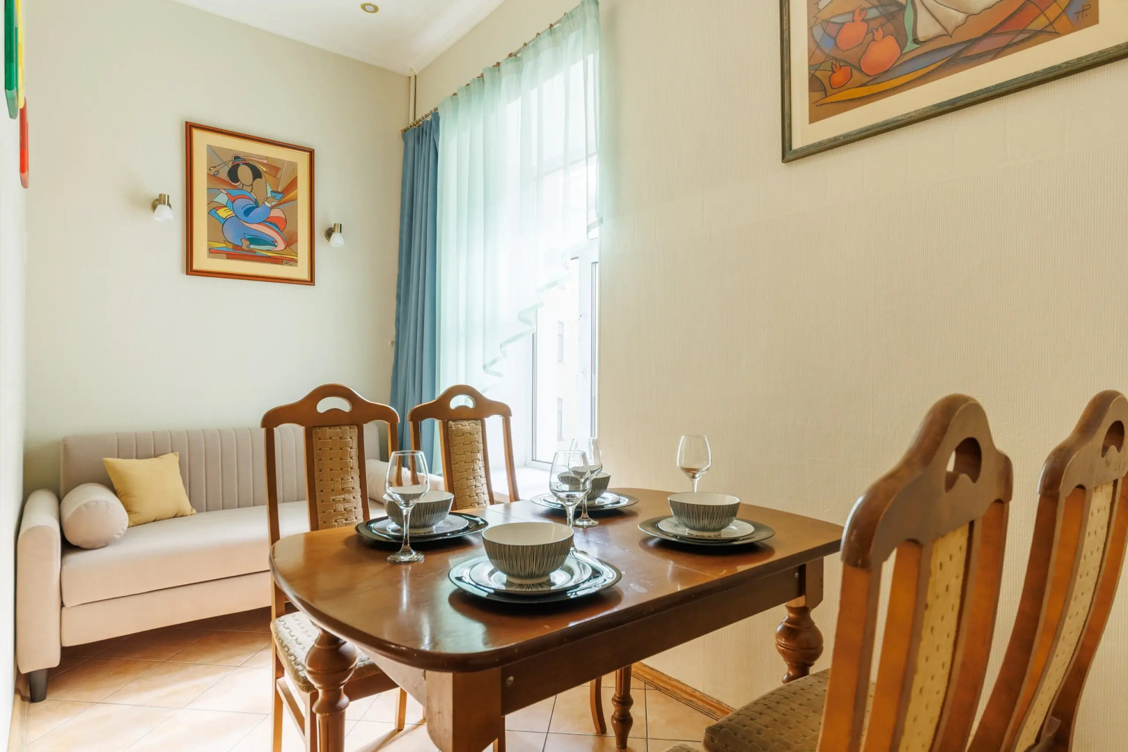 Апартаменты 2 спальни на Большой Московской 9